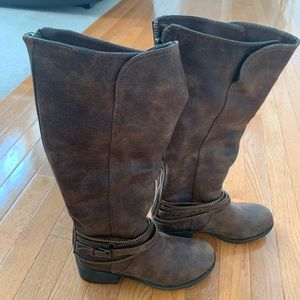 Brand new without tag boot